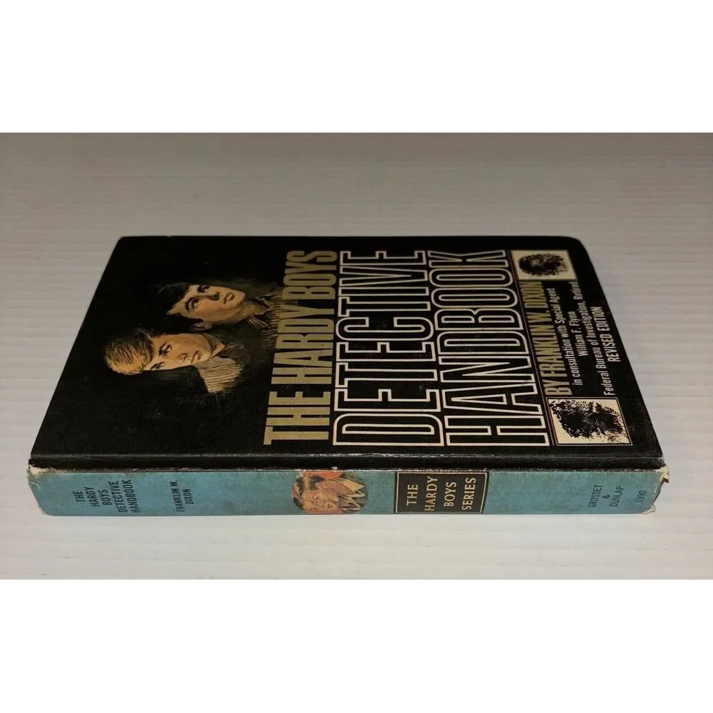 THE HARDY BOYS DETECTIVE‎ HANDBOOK, Revised Edition 1990